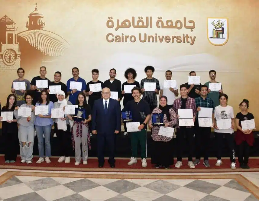 الخشت: يحتفي بطلاب جامعة القاهرة الفائزين بجوائز مهرجان "إبداع 11" في المجالات الأدبية والعلمية والفنية على مستوى الجامعات والمعاهد والأكاديميات فى مصر