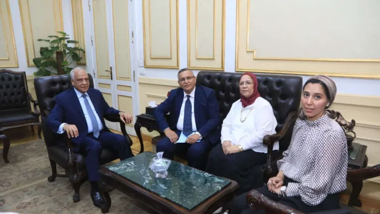 محافظ الجيزة: قبول تبرع بقطعة ارض بمساحه ٢٢٠٨م لبناء مدرسة ثانوي بمركز أبو النمرس