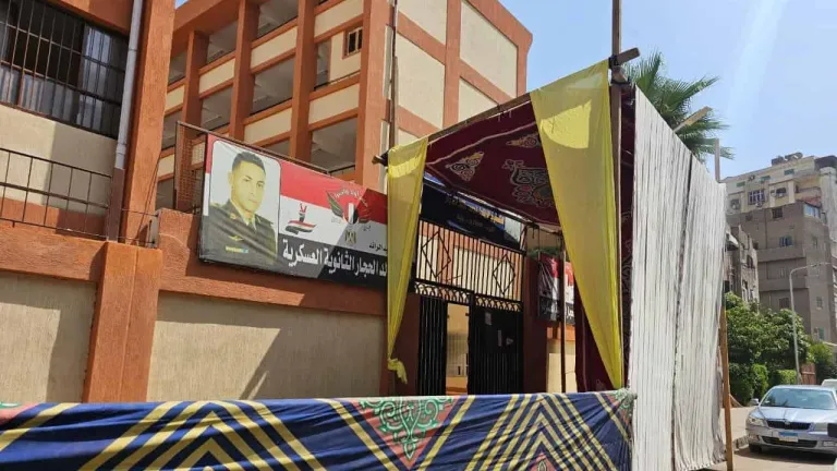 محافظ الجيزة يتابع الاستعدادات النهائية لاستقبال ماراثون امتحانات الثانوية العامة .. تكليفات هامه لرؤساء الأحياء والمراكز والمدن