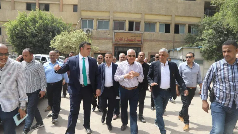 محافظ الجيزة يتفقد نسب العمل بمشروع التطوير الشامل بمستشفي بولاق الدكرور العام