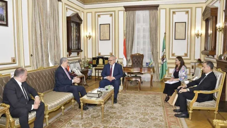 الخشت يبحث سبل تعزيز العلاقات البحثية والأكاديمية بين جامعة القاهرة وجامعات باراجواى بأمريكا اللاتينية