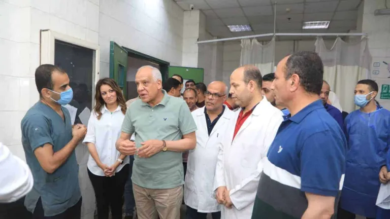 جولات مكوكية لمحافظ الجيزة لتفقد مستشفيات الوراق المركزي والتحرير العام