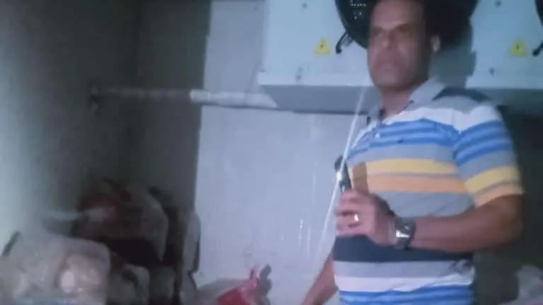 حدث ليلاً فى ابو النمرس .. ضبط 10 طن هياكل دواجن ومفروم دواجن ودهون حيوانية غير صالحة للاستهلاك الادمي