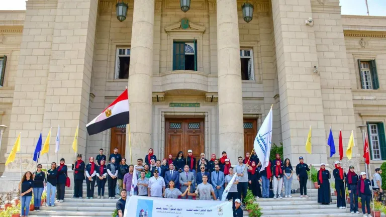 جامعة القاهرة تتسلم شعلة اسبوع شباب الجامعات