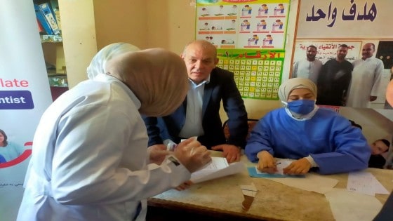 الخشت يستعرض تقريرا من عميد طب أسنان حول نتائج 4 قوافل علاجية وخدمية بعدة مناطق بمحافظة الجيزة