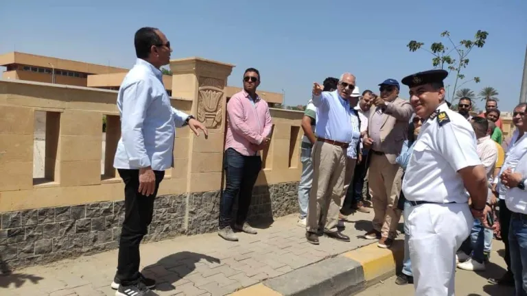 شاهد بالصور .. جولة ميدانية لمحافظ الجيزة باحياء الهرم والطالبية .. يتابع هذه المشروعات