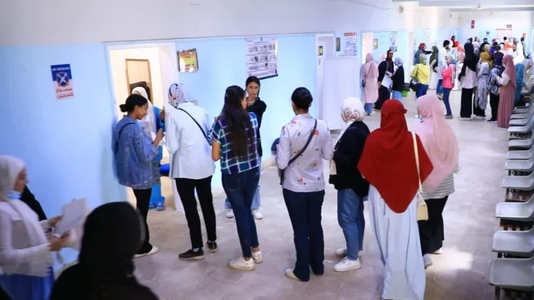 اليوم .. بدء الكشف الطبي للطلاب الجدد الملتحقين بكليات جامعة القاهرة بمستشفى الطلبة