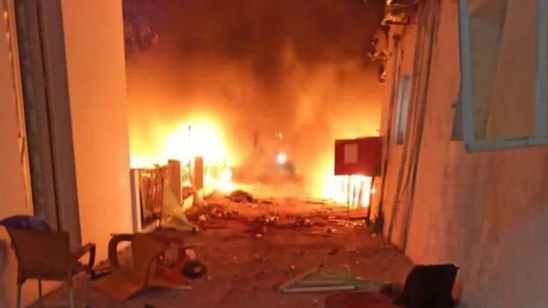 العدو الصهيونى يقصف مستشفى المعمدانى في قطاع غزة .. مئات الشهداء والجرحى والغرب يكيل بمكيالين