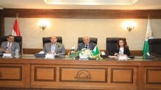 محافظ الجيزة يعقد إجتماعا عاجلا لبحث موقف المعدات الميكانيكية المستخدمة لإدارة الأزمات والطوارئ والكوارث .. تكليفات لهؤلاء المسئولون