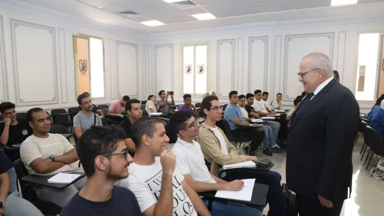 اليوم .. بدء الدراسة بجامعة القاهرة الدولية .. الخشت نمط جامعة القاهرة الدولية متوافق مع النمط المقترح من كبرى المكاتب الاستشارية الدولية "مكنزي"