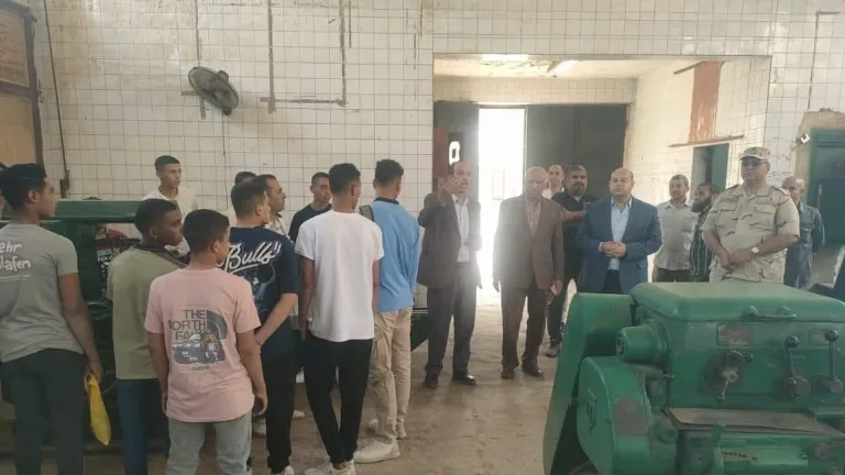 نائب محافظ الجيزة يتفقد مجمع المدارس بمدينة العياط  .. يتابع ميدانياً هذه المشروعات