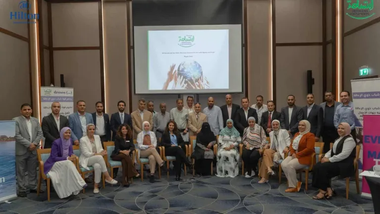 بالصور ..تدريب ذوي همم" البحر الأحمر" لتأهيلهم لسوق العمل