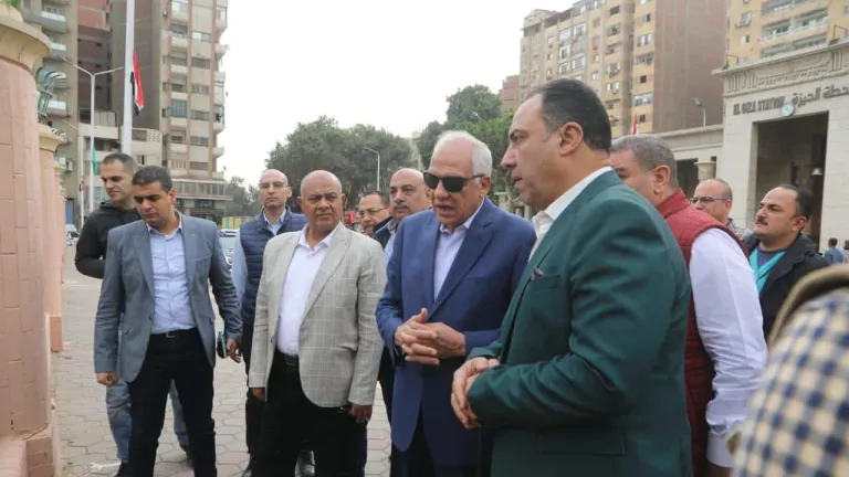 محافظ الجيزة يتفقد أعمال التطوير بمحيط المشروعات القومية بجنوب والعمرانية والمنيرة والعجوزة .. يعطى هذه التوجيهات
