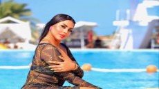 تكشف عورتها ومفاتن جسدها امام الشباب .. حبس راقصة الساحل الشمالي .. التحقيقات مسجلة اداب