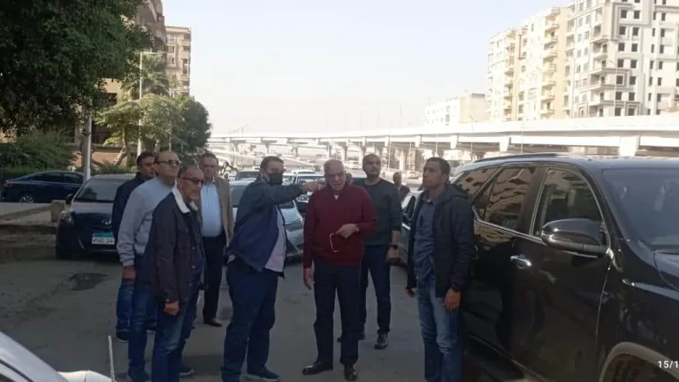 إزالة مخالفه بناء بحي العمرانية  .. محافظ الجيزة يتفقد حالة النظافة ورفع كفاءة الطرق بأحياء المحافظة
