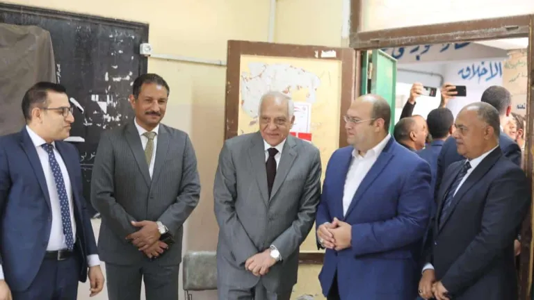 محافظ الجيزة يتفقد محيط ومقار اللجان الإنتخابية بإمبابة والمنيرة والوراق وأوسيم .. يشدد على هذا الامر