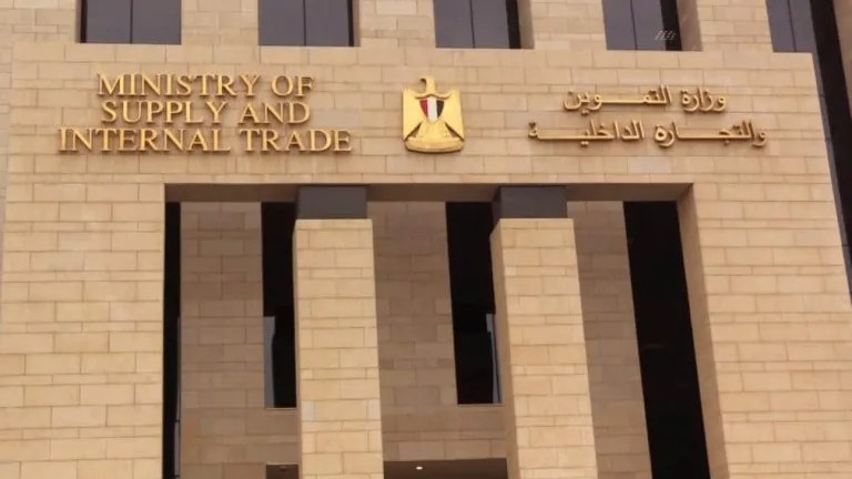 اليوم .. بدء الاوكازيون الشتوى .. هذه هى توجيهات وزير التموين للمديريات بشأن المحال المشاركة