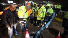 للتعامل مع الامطار .. رئيس القابضة للمياه يتابع جهود شركتي مياه وصرف الاسكندرية
