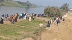ننشر بالاسماء .. مصرع واصابة 15 شخص اثر غرق معدية بمنشأة القناطر .. وزير العمل يوجه بسرعة صرف إعانات للعمال ضحايا الحادث