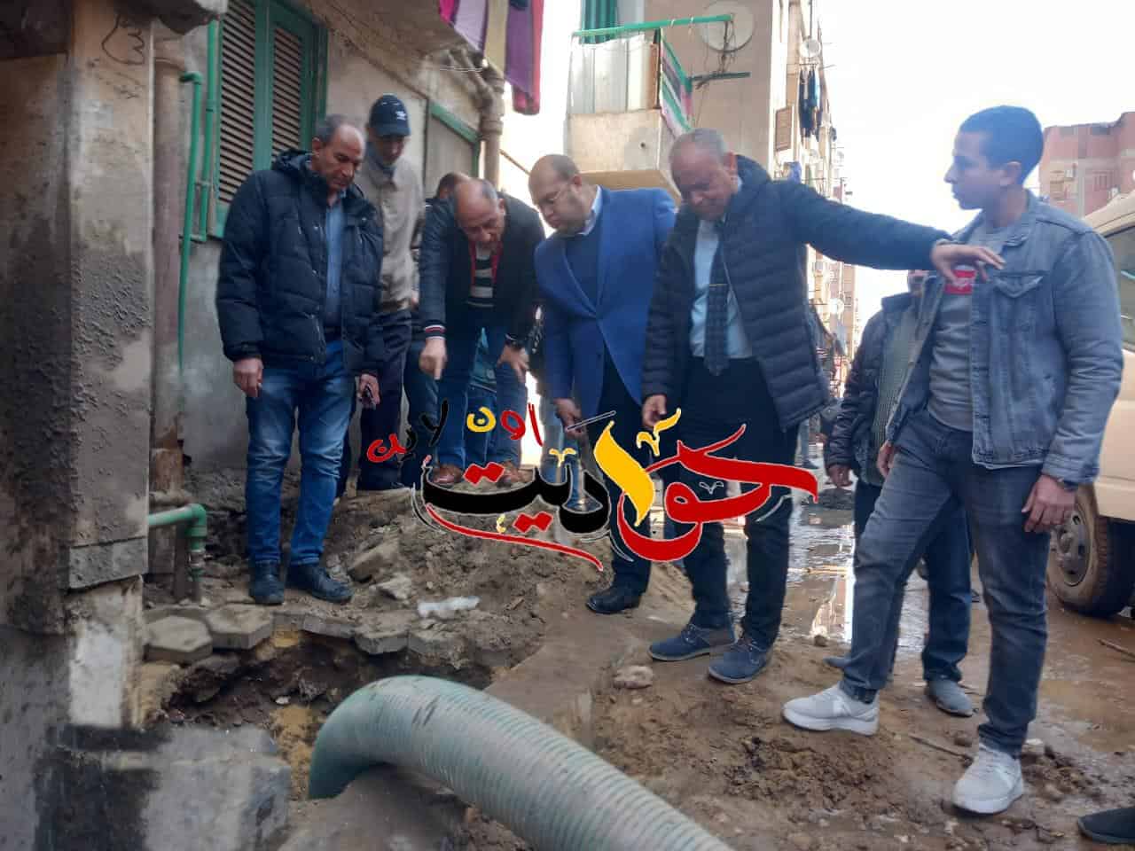استجابة لـ “حواديت اون لاين” .. نائب محافظ الجيزة يُشرف على إصلاح كسر ماسورة المياه بشارع صلاح سالم فى الحوامدية | صور