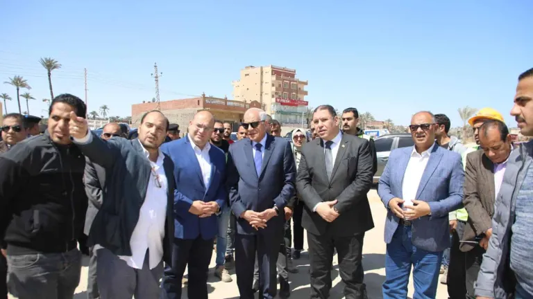 محافظ الجيزة يشهد توسعة طريق مصر اسيوط السريع بطول ٤ كم وكوبري مشاه المرازيق بالبدرشين .. تكليفات لرؤساء مركز البدرشين والحوامدية