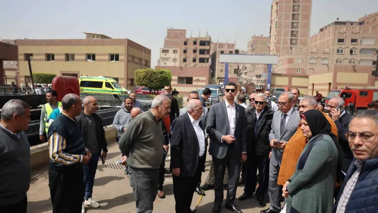 رئيس القابضة للمياه يتفقد موقع حريق محطتي صرف صحي الخصوص والقلج