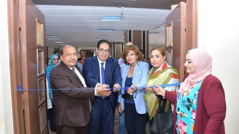 افتتاح معرض ملابس خيري لطلاب جامعة القاهرة بالتعاون مع مؤسسات المجتمع المدني