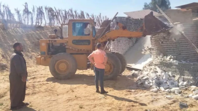 الجيزة: إزالة ١٥ حاله تعدي علي الأراضي الزراعية بهذه المراكز على رأسهم البدرشين