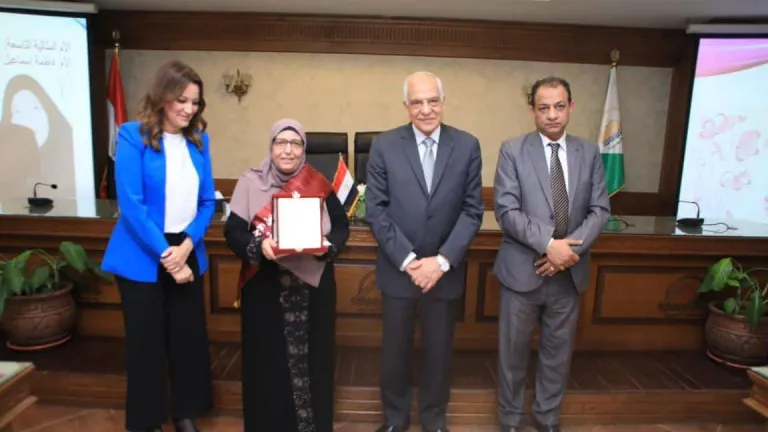 بالاسماء .. محافظ الجيزة يكرم الأمهات المثاليات علي مستوي المحافظة