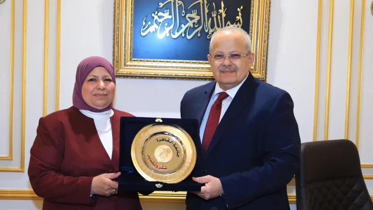 صدور قرار جمهوري بتعيين الدكتورة فاطمة عابد عميدة لكلية التمريض بجامعة القاهرة