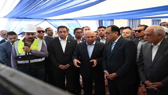 رئيس الوزراء يعاين أعمال الحفر من داخل أحد انفاق الخط الرابع لمترو الجيزة .. وزير النقل: انتهاء تنفيذ الأعمال المدنية بالجزء الغربي بهذه النسبة وحاليا جارى الحفر النفقى