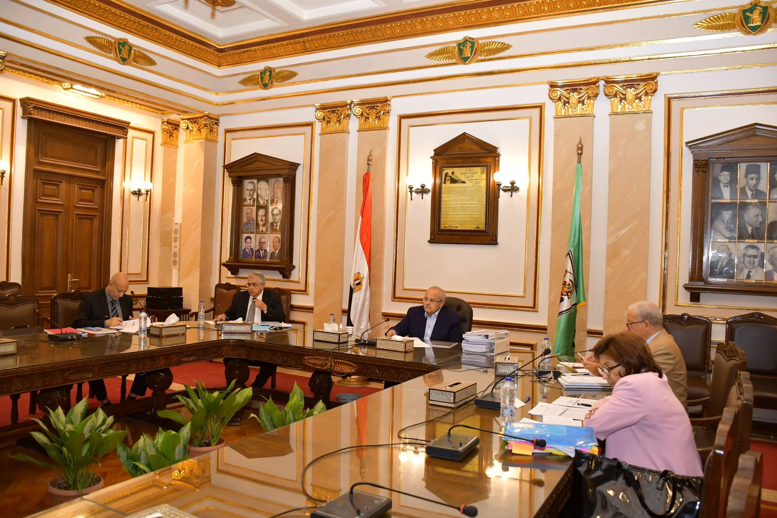 لجنة لإختيار عميد كلية الاقتصاد والعلوم السياسية جامعة القاهرة .. الخشت يترأسها