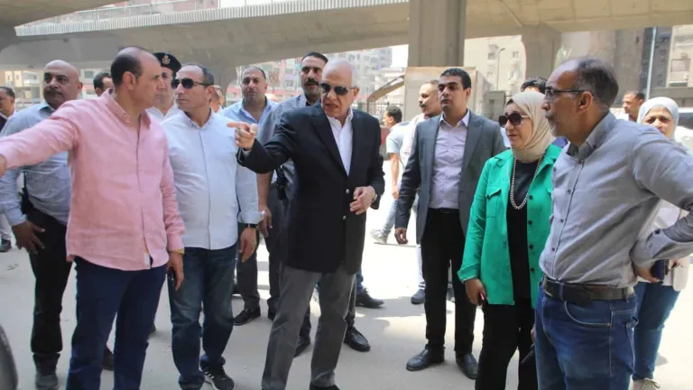 ممشي حضاري ومواقف سرفيس وساحات انتظار .. محافظ الجيزة يتفقد ميدانيا المرحلة الثالثة من تطوير وتغطية ترعه المريوطية .. تكليفات لرئيس جهاز السرفيس ومديرية الطرق