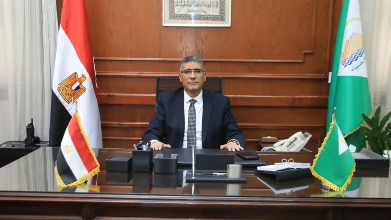 عقب تحريك أسعار المواد البترولية .. محافظ الجيزة يعتمد التعريفة الجديدة لسيارات السرفيس و النقل الجماعي