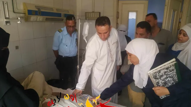 بالصور .. مدير مستشفى الحوامدية العام يتخفى في جلباب .. يفاجئ الأطباء والموظفين .. يتواجد بين المرضى دون ان يعرفه احد .. يسألهم عن الخدمة المقدمة لهم .. هذا ما حدث معه
