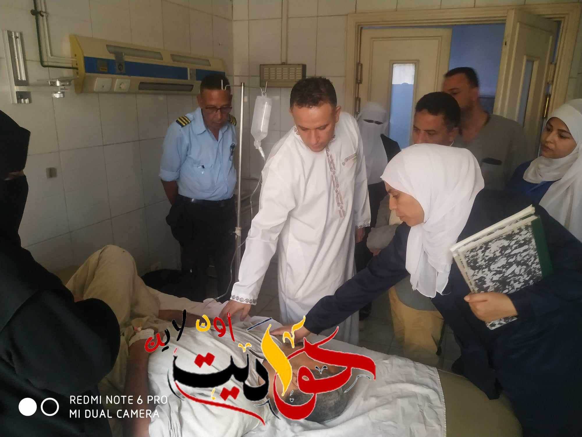 بالصور .. مدير مستشفى الحوامدية العام يتخفى في جلباب .. يفاجئ الأطباء والموظفين .. يتواجد بين المرضى دون ان يعرفه احد .. يسألهم عن الخدمة المقدمة لهم .. هذا ما حدث معه