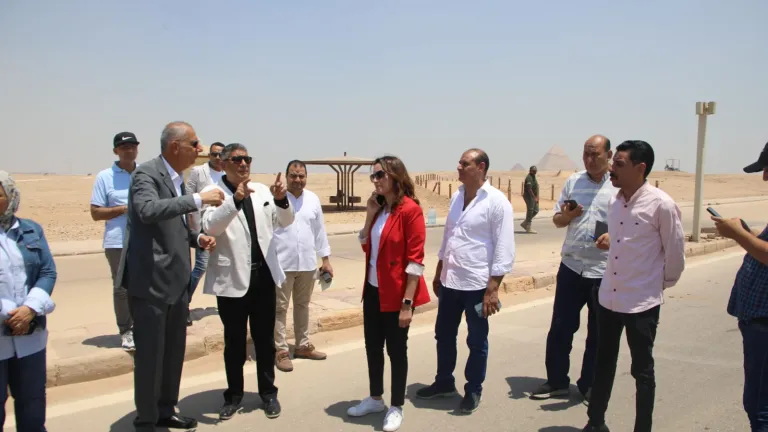 محافظ الجيزة يتفقد أعمال التطوير بمنطقة أهرامات الجيزة والمنطقة الأثرية
