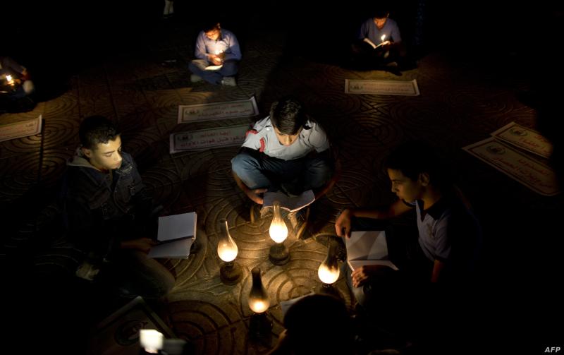 هذا هو سبب انقطاع التيار الكهربى عن مدن الحوامدية والبدرشين والعياط .. الاهالى تصرخ الجو النار .. اين المسئولين عنا