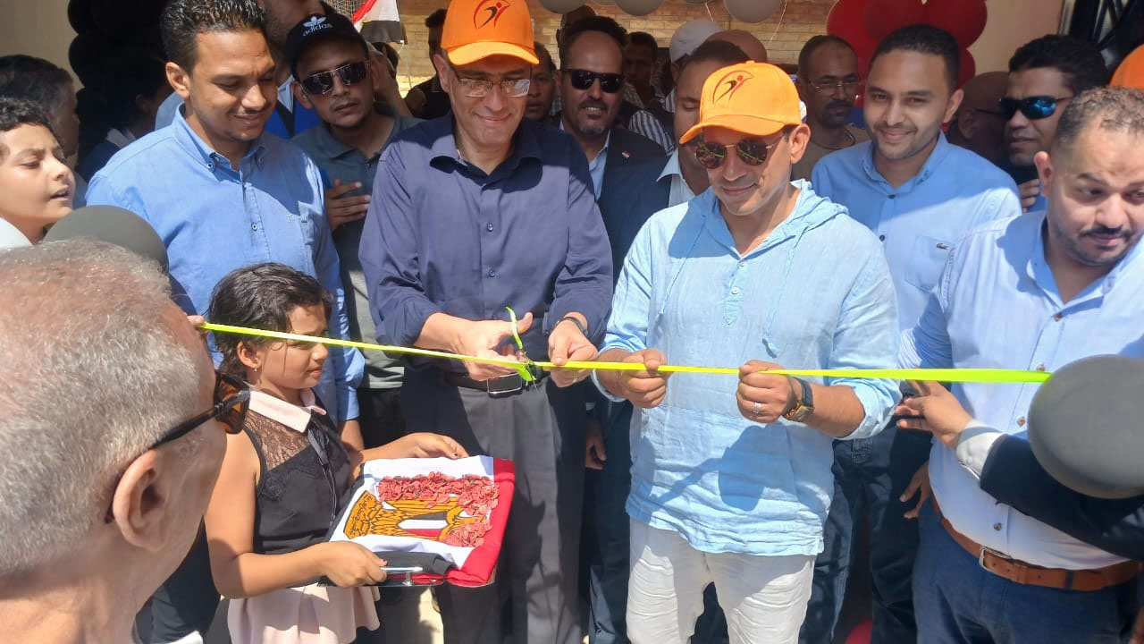 وزير الشباب والرياضة ومحافظ الجيزة يفتتحان العديد من المنشآت الرياضية بنادي الطالبية بمحافظة الجيزة