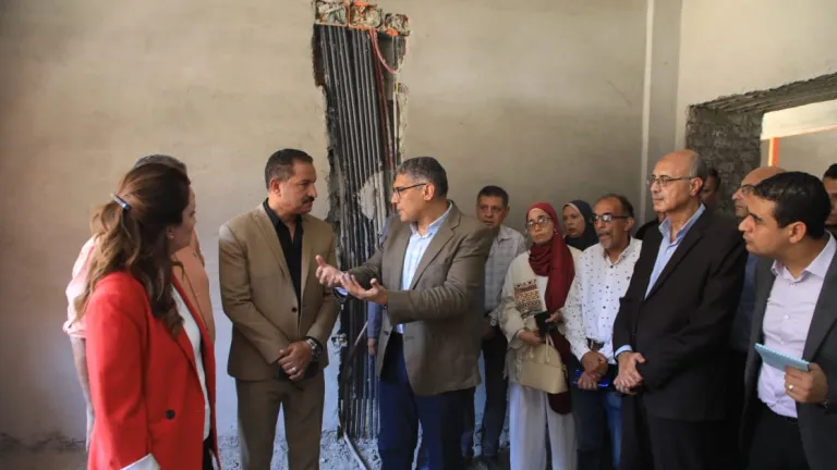 محافظ الجيزة .. أجل تقليل الكثافات 11 مدرسة تدخل الخدمة .. مدارس للتعليم الأساسي والثانوي والفني واللغات والدولي والمدرسة اليابانية