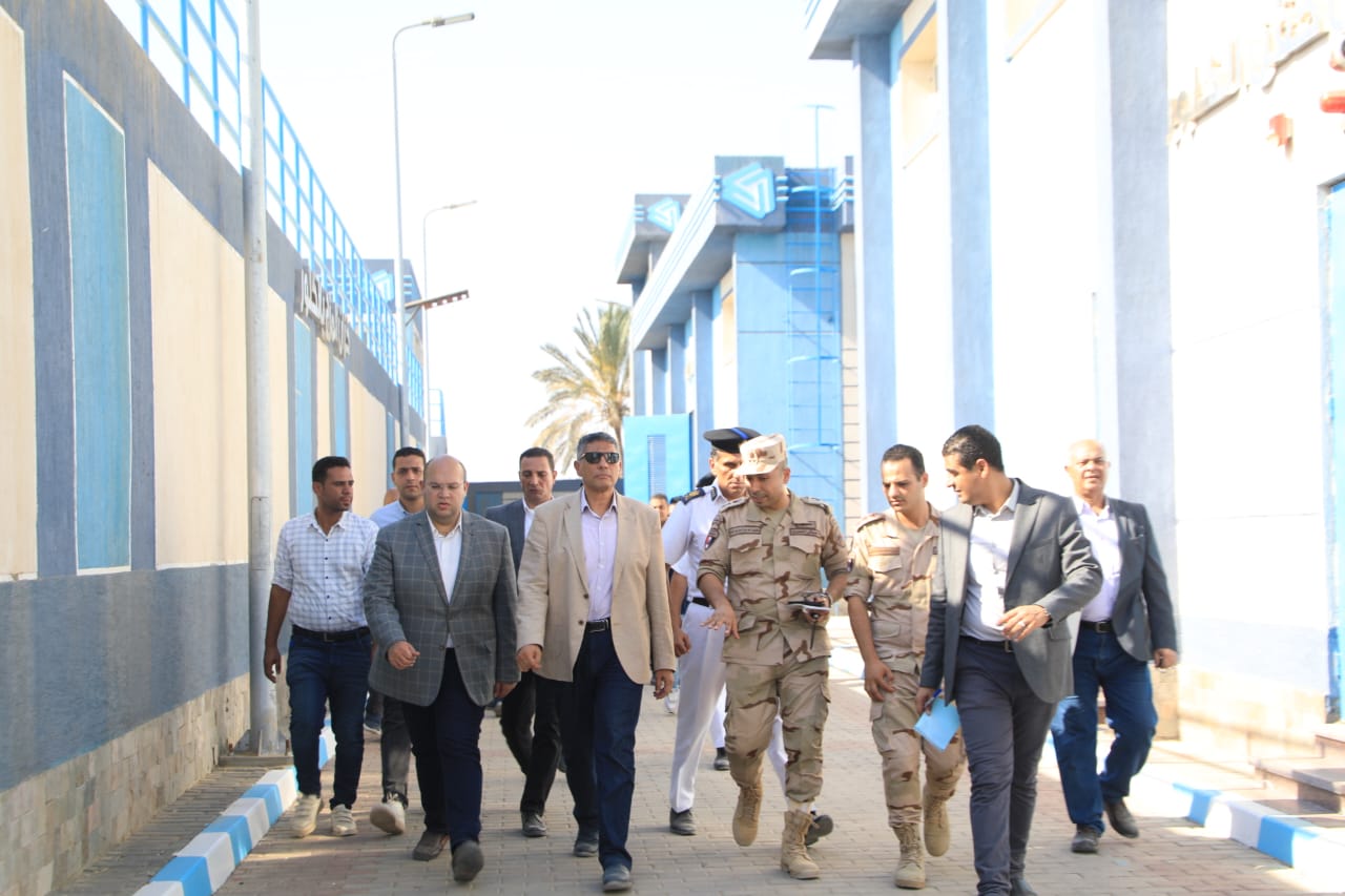 جولة ميدانية لـ “محافظ الجيزة” تمتد الى أكثر من 7 ساعات في الصف .. يشدد على الجهاز التنفيذى لمشروعات مياه الشرب والصرف الصحي