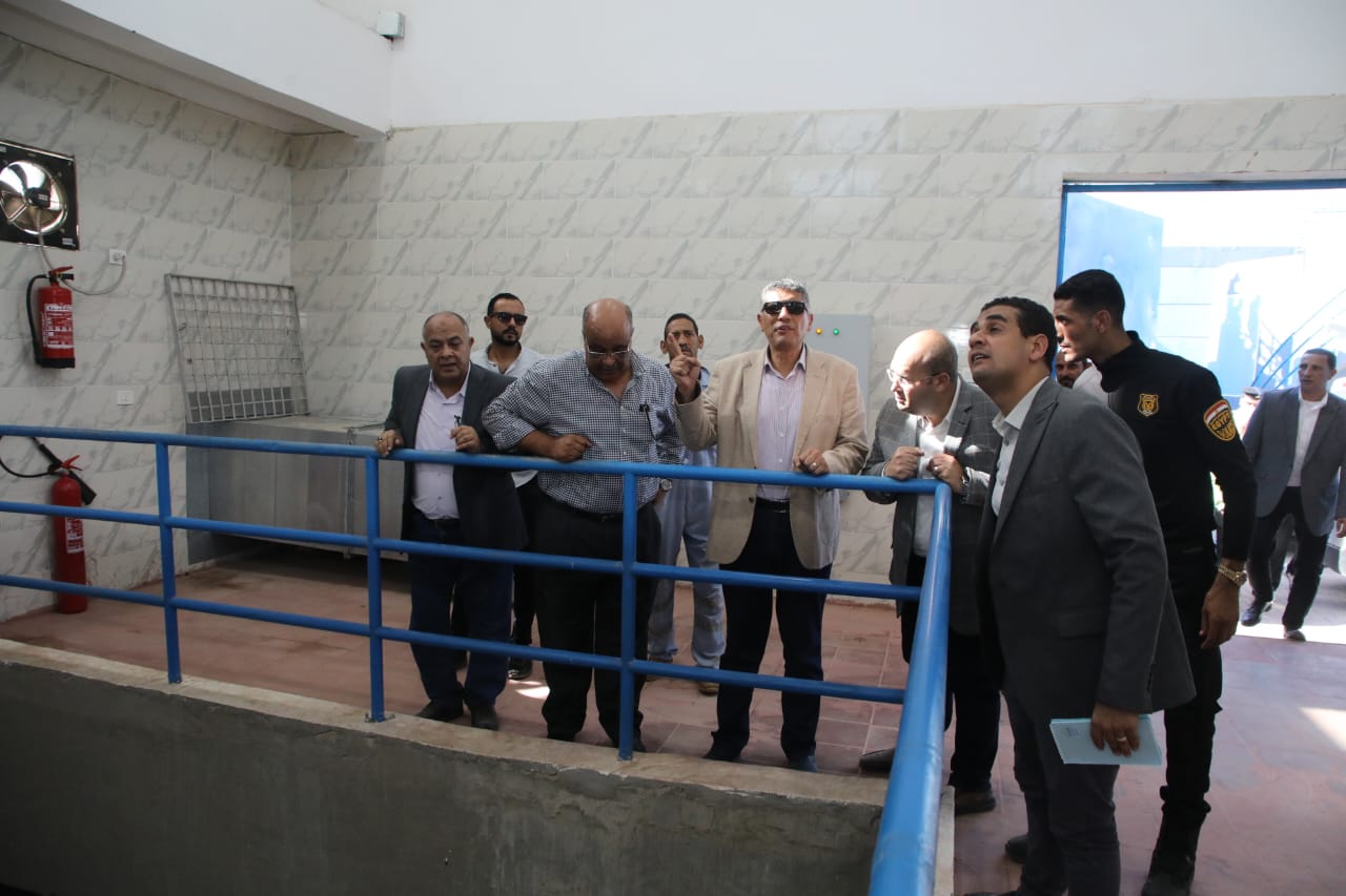 جولة ميدانية لـ "محافظ الجيزة" تمتد الى أكثر من 7 ساعات في الصف .. يشدد على الجهاز التنفيذى لمشروعات مياه الشرب والصرف الصحي