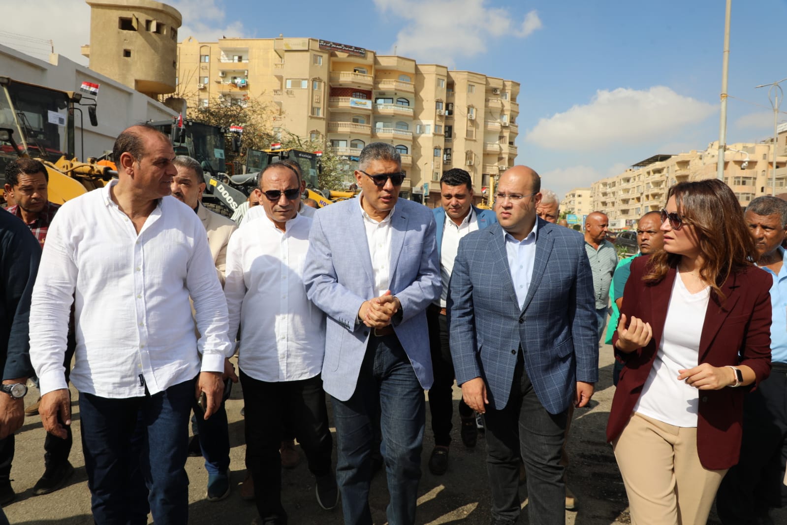 اصطفاف المعدات وجاهزيتها وخطط توزيعها لتحقيق اقصي استفادة منها .. محافظ الجيزة يشدد علي استغلال الإمكانيات المتاحة وتنميتها وإجراء الصيانات الدورية