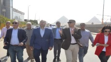 قبل افتتاحه رسمياً .. محافظ الجيزة يتفقد نسب التنفيذ بمشروعات التطوير بمحيط المتحف المصري الكبير والطرق المؤدية
