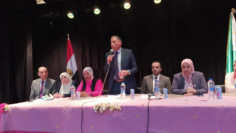 في اول لقاء بمدراء الإدارات التعليمية .. تعليمات صارمه لـ وكيل وزارة التربية والتعليم بالجيزة منها المرور على 7 مدارس يوميا للمتابعة قبل الدخول الى المكتب .. الفيصل بيننا هو العمل