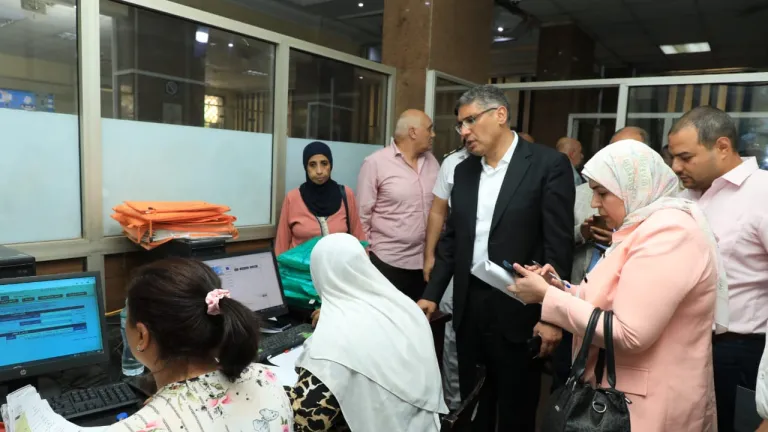 بسبب التصالح في مخالفات البناء .. محافظ الجيزة يتواجد ميدانيا بالمراكز التكنولوجية بالهرم والعمرانية