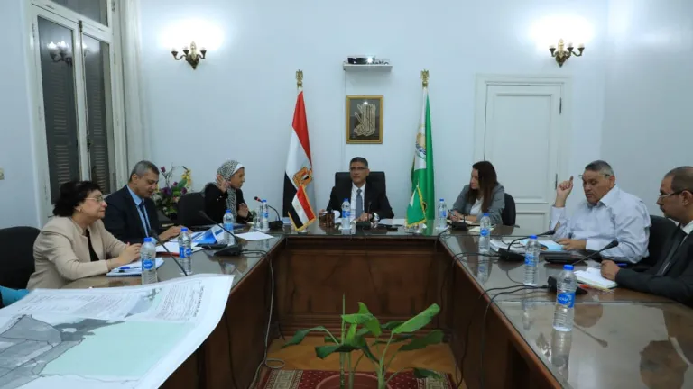 محافظ الجيزة يجتمع بهؤلاء القادة