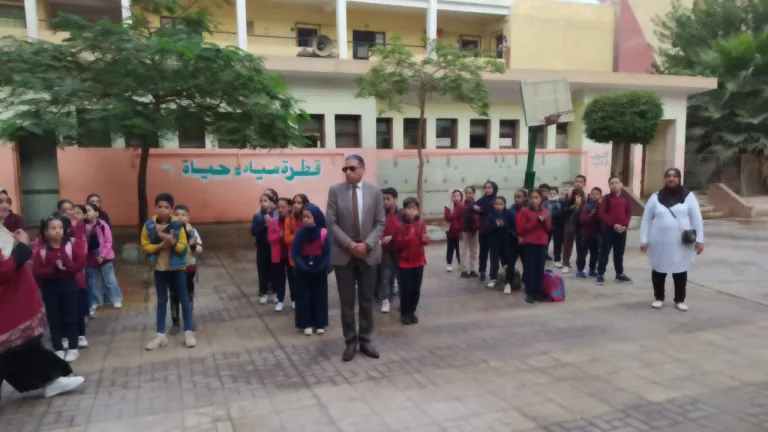 جولة مفاجئة لوكيل وارة التربية والتعليم بالجيزة بهذه الإدارات