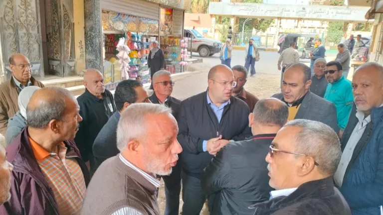 سيراً على الاقدام .. الشهابى : يتابع اعمال الصرف الصحى بمنطقة العطور ومشكلة الهبوط بشارع الجمهورية في الحوامدية .. يجرى حوار مع المواطنين .. هذا اهم ما جاء فيه