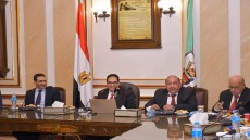 لتوضيح هذه الرؤى .. رئيس جامعة القاهرة يجتمع بالصحفيين والإعلاميين